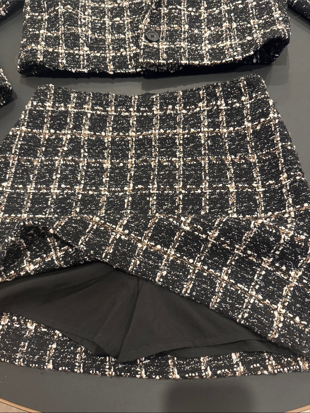 Cropped Black Tweed Mini Skort - Abercrombie & Fitch - Picture 3 of 3